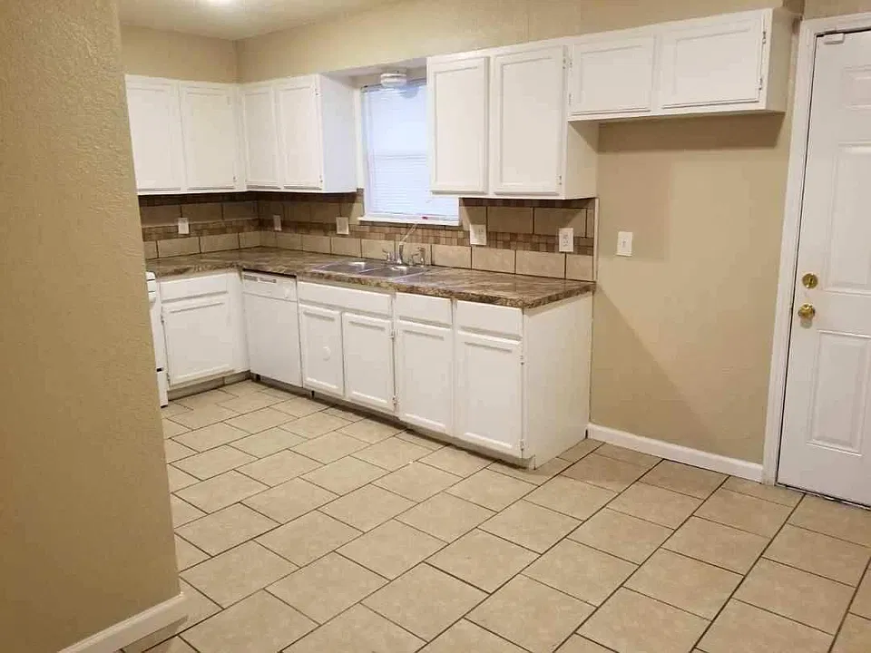 201 NW 88th St