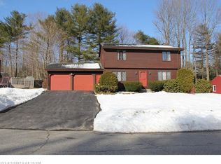 11 Woodside Dr, Lewiston, ME 04240