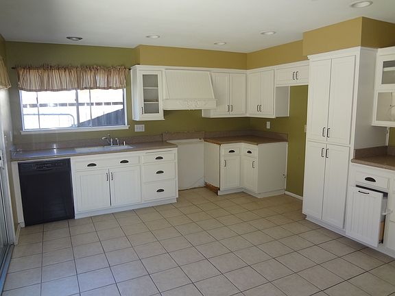 3rd image of 1007 Honeywood Ct