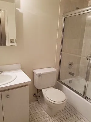 Rented by Max & Associates Realty Corp | media 44