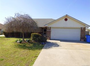 404 Checotah Dr, Checotah, OK 74426