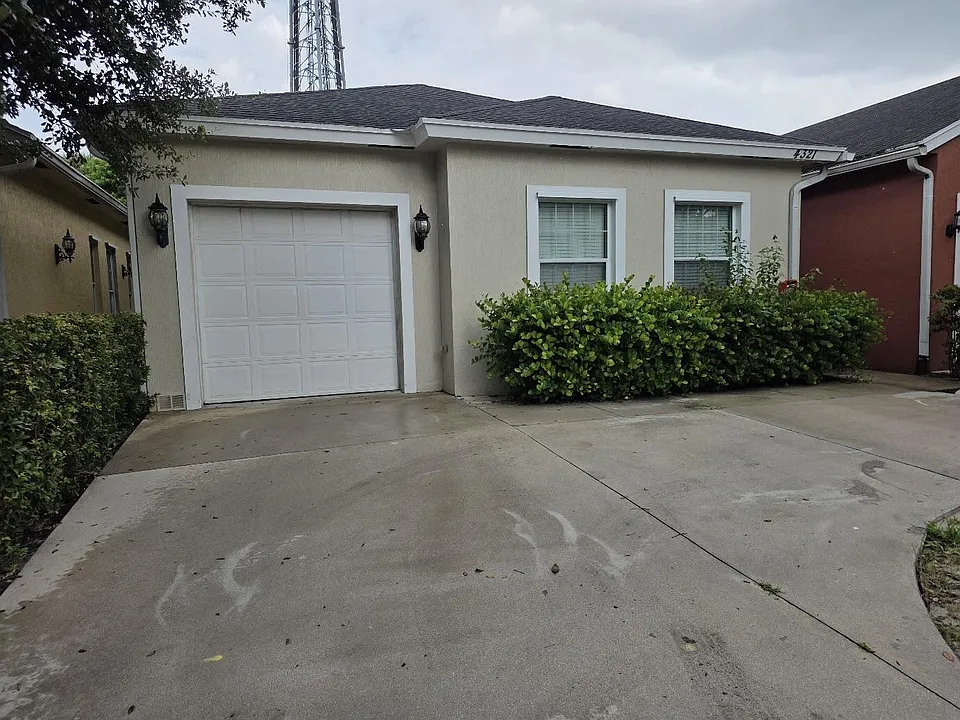 4321 Coquina Winds Way