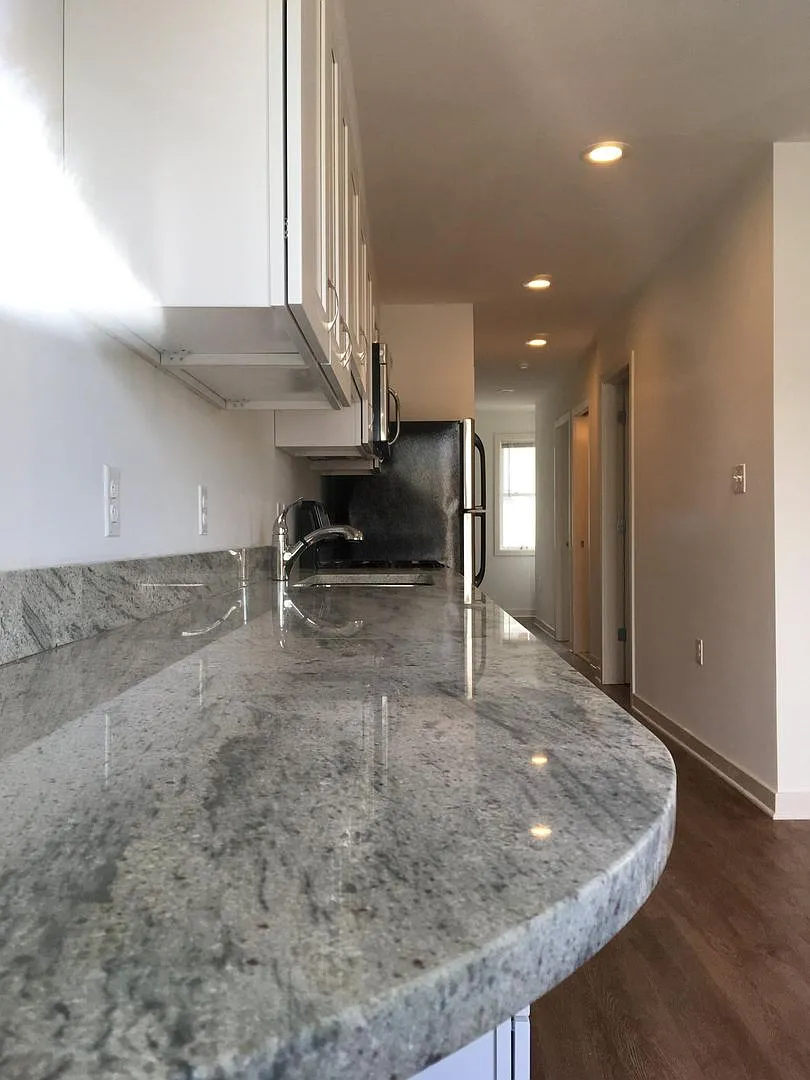 Parkworth Flats — Photo 1