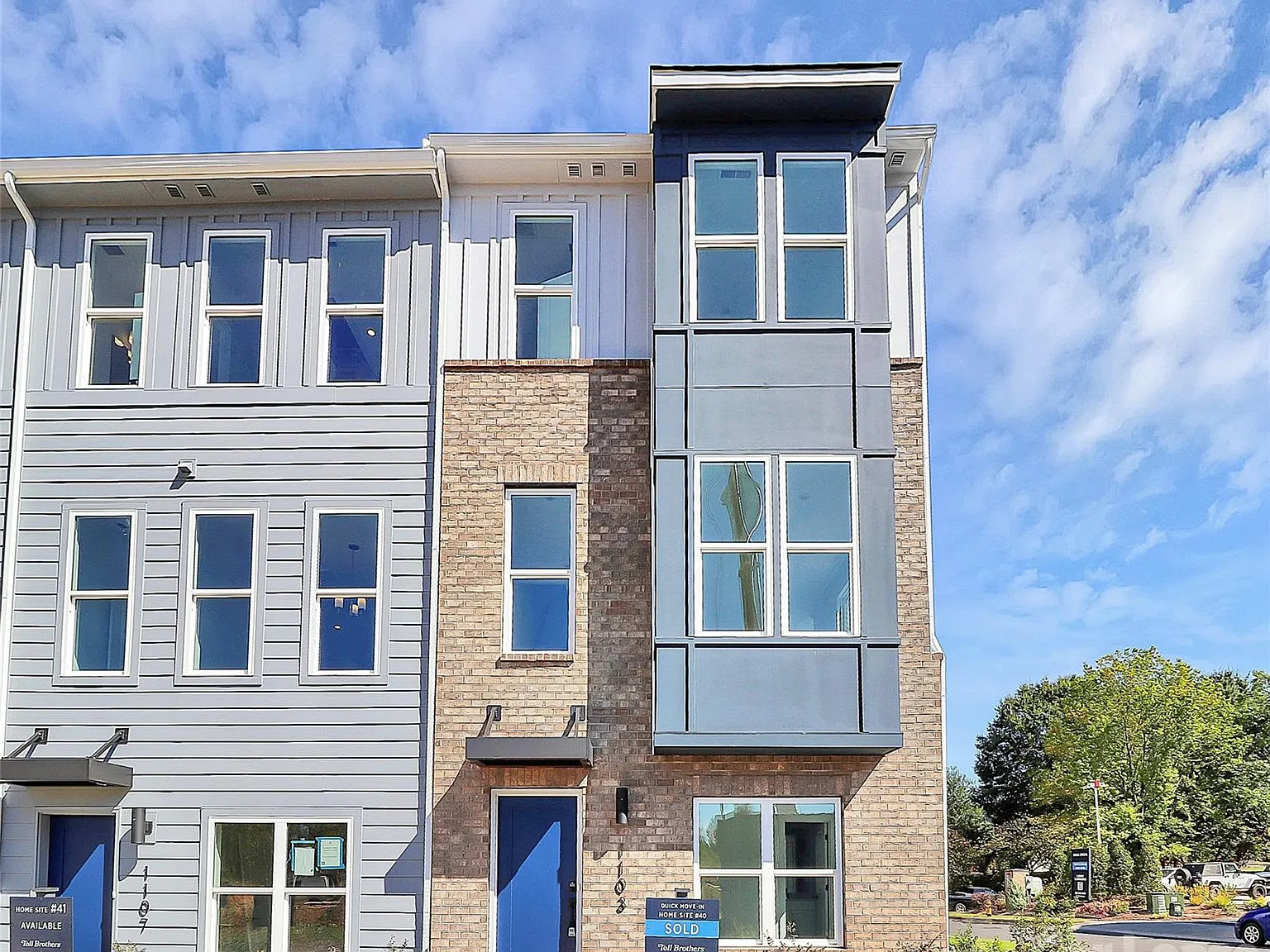 4 bed, 4.5 bath, 2120 sqft, $2,999 — Photo 1