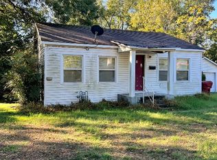 823 W 9th St, Bonham, TX 75418