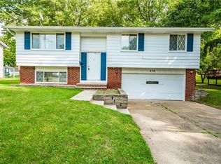 578 Shawnee Ln, Bedford, OH 44146
