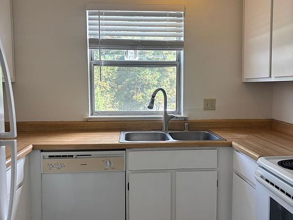 2nd image of 796-810 Villa Ave #796