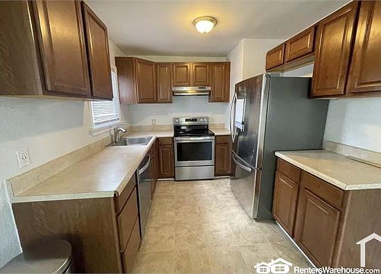 4th image of 3559 Brest Ave
