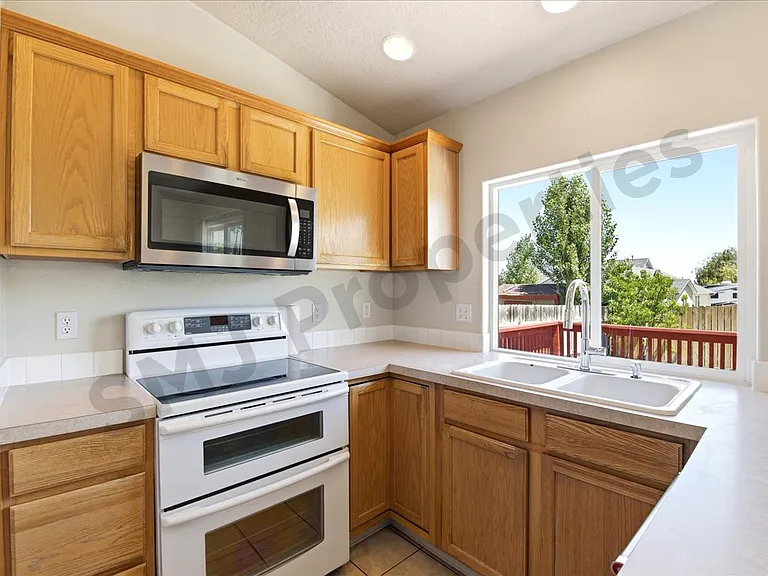 16740 Naito Ave — Photo 5