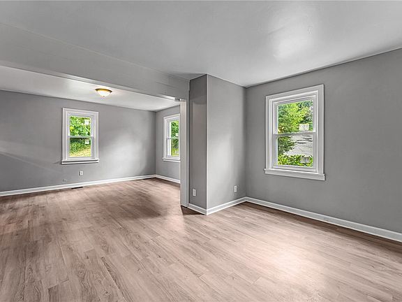 4th image of 409 Esther Ave