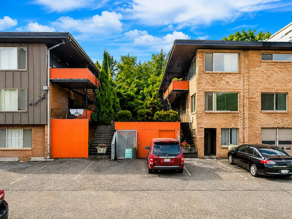 5227-5233 Brooklyn Ave NE #6
