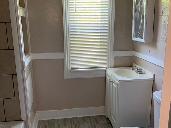 2nd image of 3039 W 47th St
