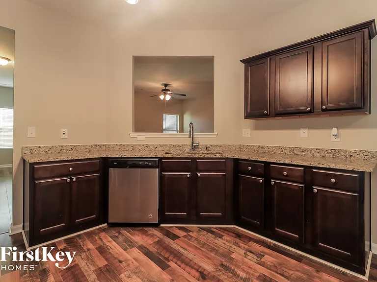 109 Caledonian Cir — Photo 8