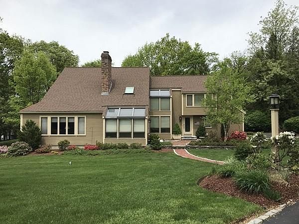 1st image of 6 Applewood Cir