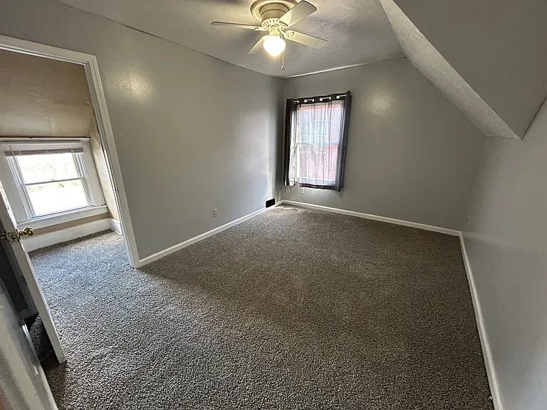 25 W Iowa St #25 — Photo 5