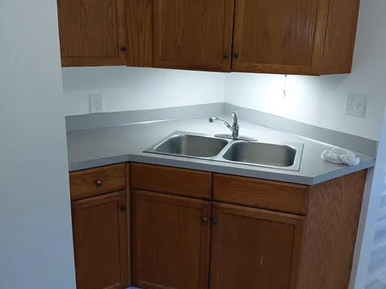 435 -Keystone Apartments — Photo 35