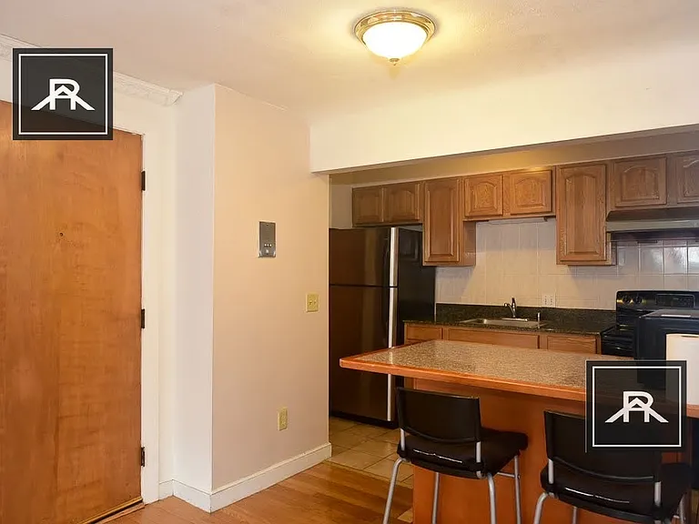 13 Commonwealth Ct #6 — Photo 4