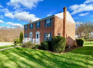 1963 Kimes Rd, York, PA 17402