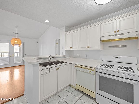 5th image of 607 Spring Forest Road #G