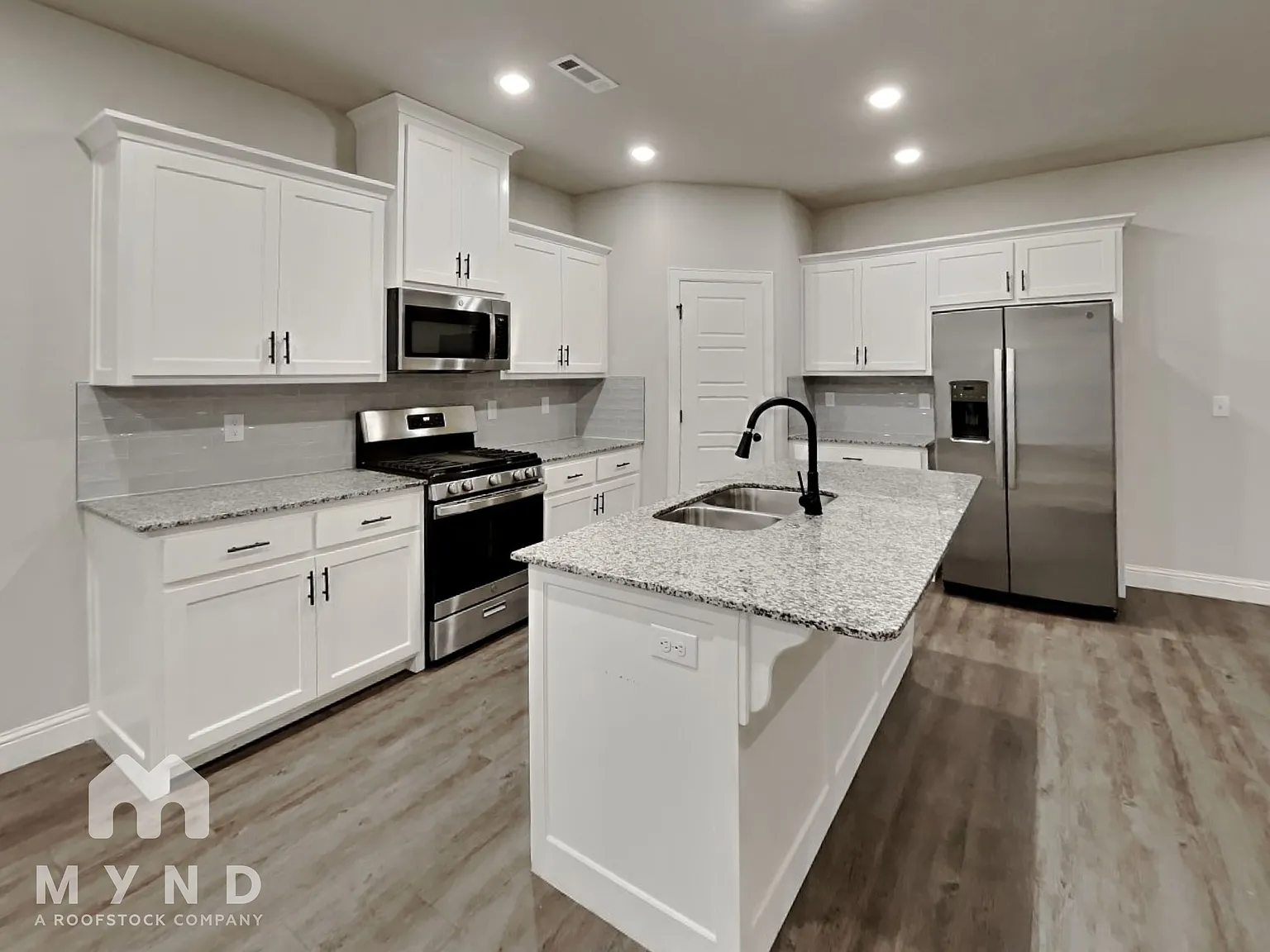4 bed, 2.0 bath, 1750 sqft, $1,849 — Photo 3