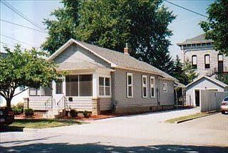 1st image of 1029 Putnam St