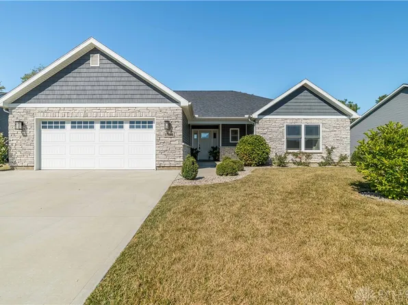 2734 Executive Dr, Troy, OH 45373