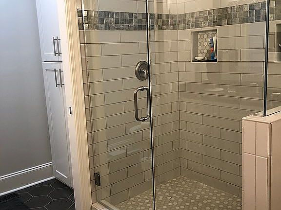 2nd image of 107 Seven Oaks Ct