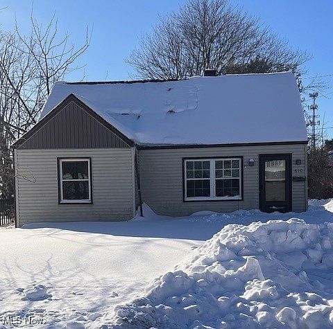 1st image of 610 Elm St