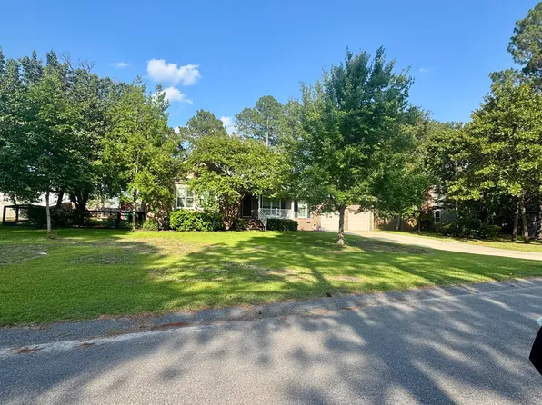 7562 Firethorn Dr, Fayetteville, NC 28311