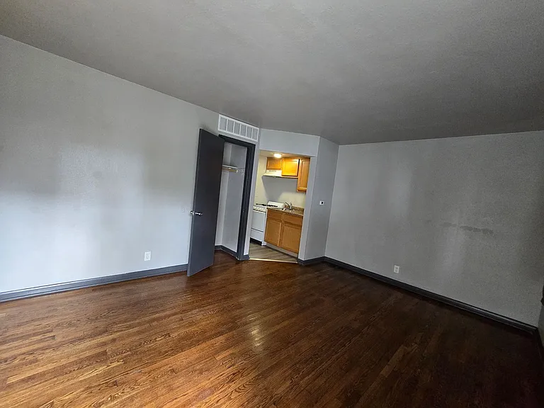 822 N 25th St — Photo 2
