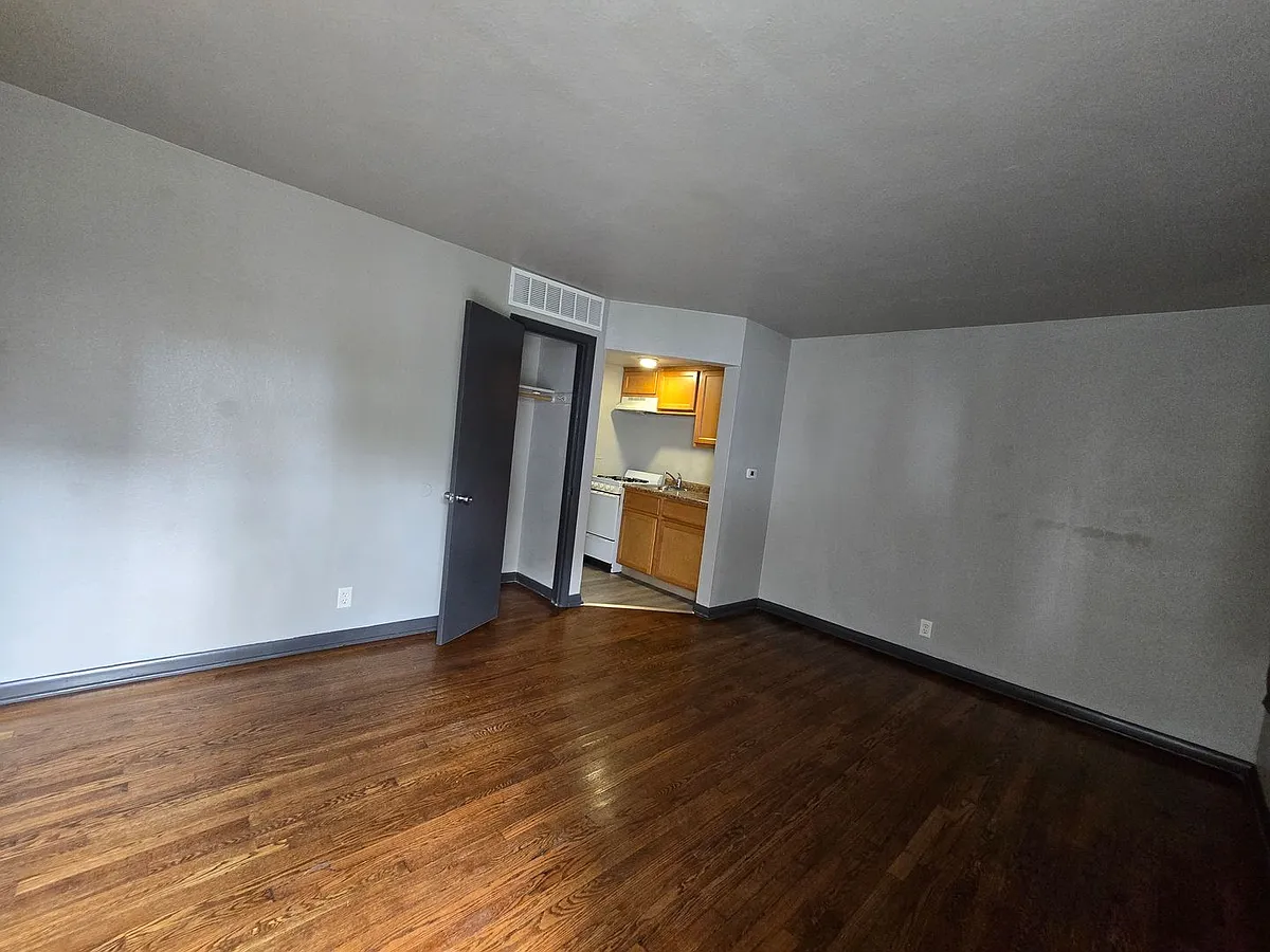 Building Photo - 822 N 25th St