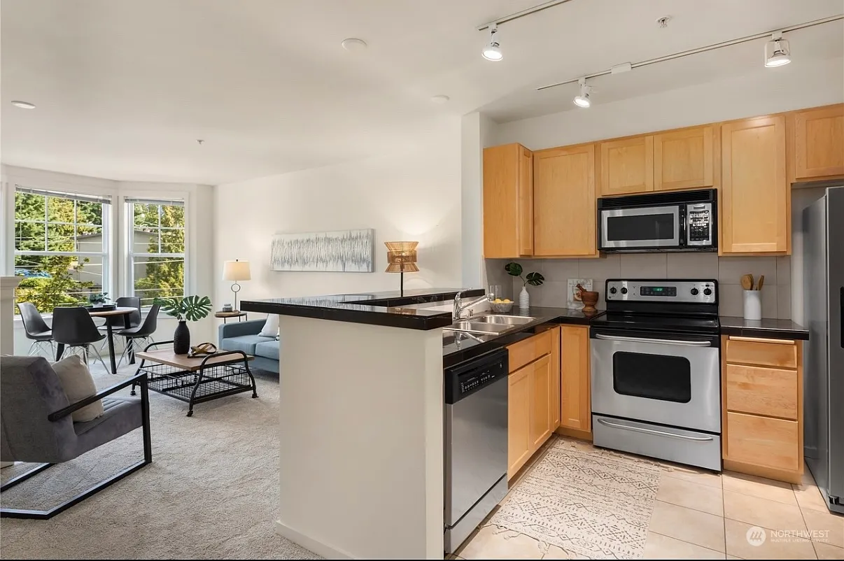 1 bed, 636 sqft, $2,395 — Photo 3