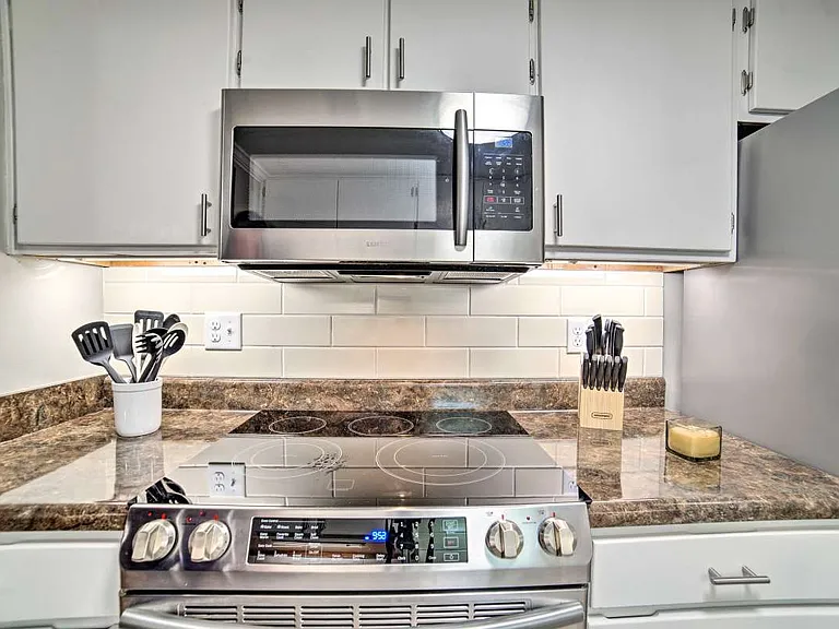 510 E Gillespie St #B9 — Photo 7