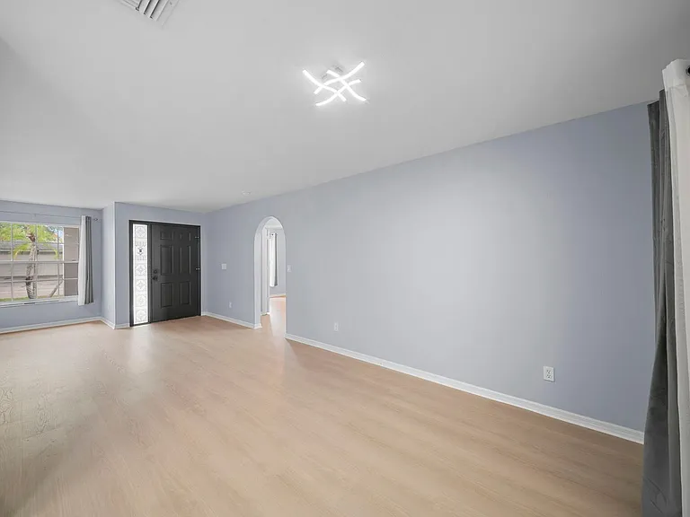 15624 Sunny Crest Ln — Photo 10