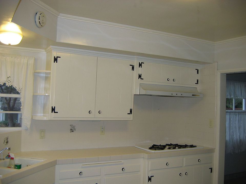 Kitchen with Range top