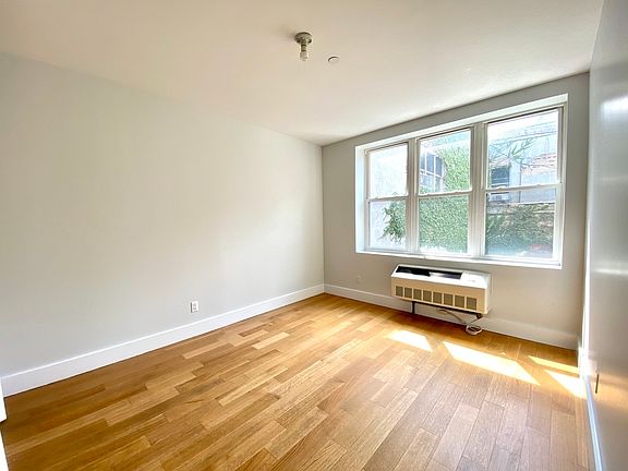 4th image of 58 Stagg St #3T