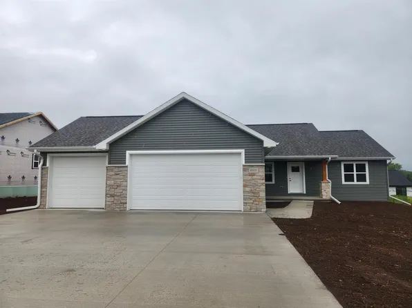 8300 Xavier Dr, Menasha, WI 54952