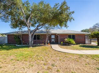 707 S Metz St, Orange Grove, TX 78372