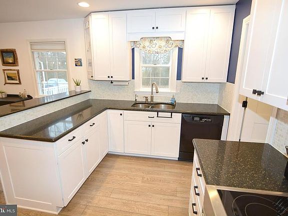 4th image of 517 Sylview Dr