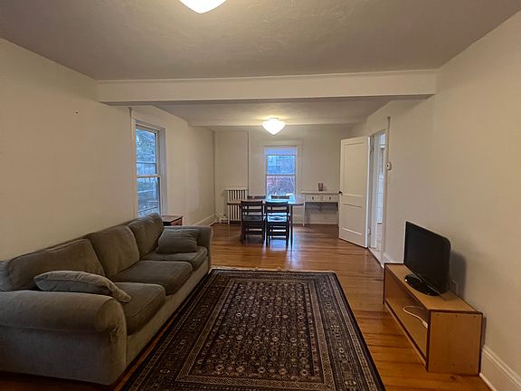 4th image of 292 Cedar St