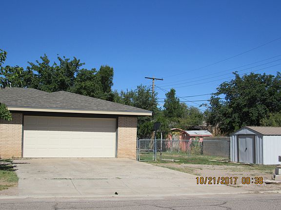 garage with ample parking?