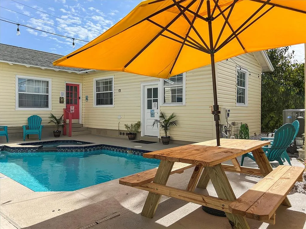 2 bed, 1.0 bath, 900 sqft, $1,975 — Photo 4