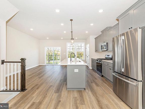 5th image of 103 Spring Bank Way