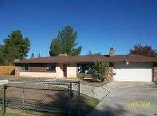 21460 Thunderbird Rd, Apple Valley, CA 92307