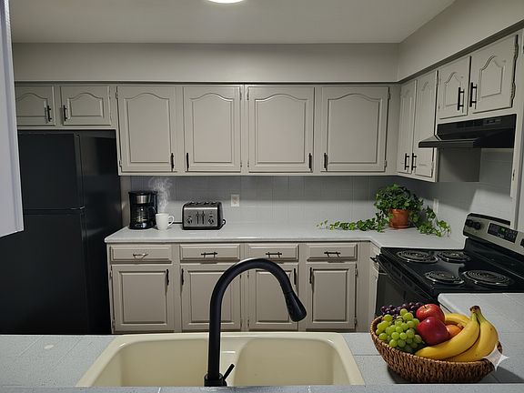 3rd image of 3602 Bicentenntenial APT 35