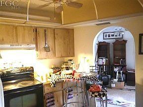 4th image of 605 NE 23rd Ter
