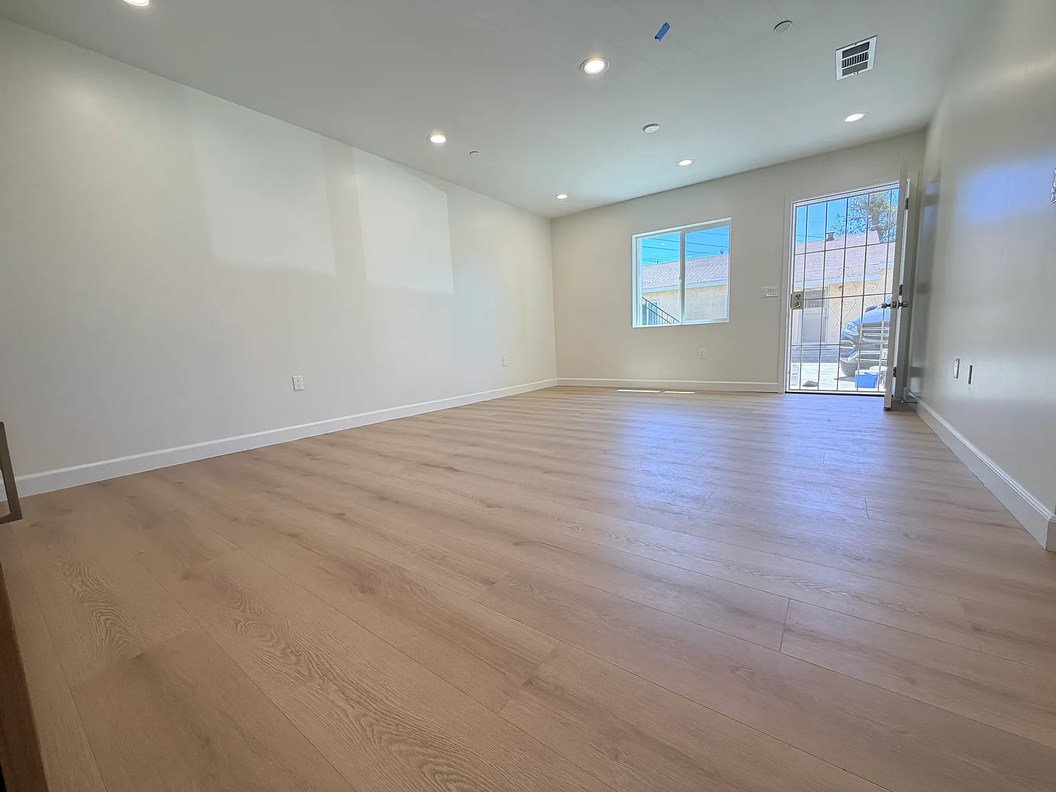 3 bed, 850 sqft, $2,850 — Photo 4