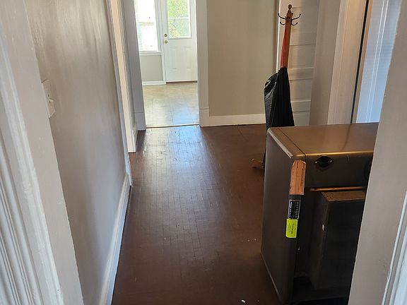 5th image of 1016 Fulton St W #2