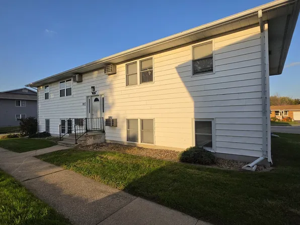 401 3rd Ave SW Unit 3, Cascade, IA 52033