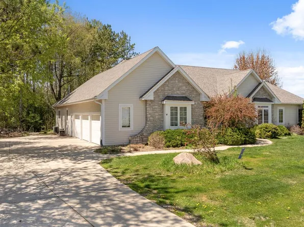 W6250 Apple LANE, Fort Atkinson, WI 53538